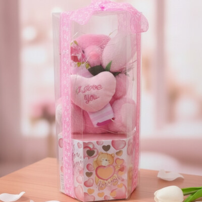 Подаръчен комплект с плюшено мече и надпис „Love you“ в прозрачна кутия