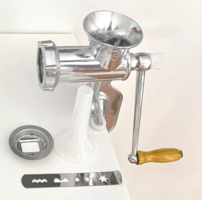 Мултифункционална ръчна мелница – за месо, колбаси и бисквити
