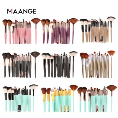 Комплект от 18 професионални четки за грим MAANGE