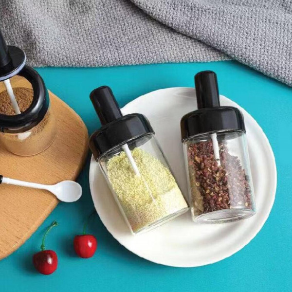 Комплект 6 части бурканчета за подправи с въртяа поставка