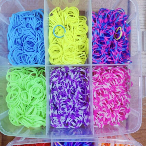 Пластмасов куфар с ластички, 4500 бр в комплекта