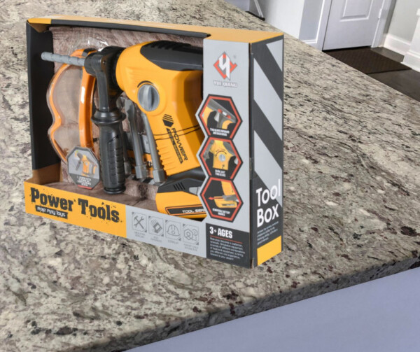 Детска играчка,Ударна бормашина с аксесоари