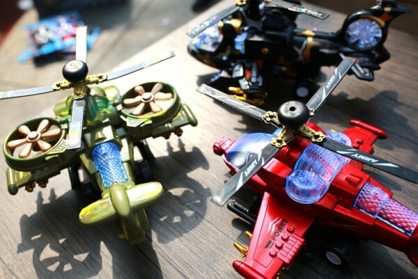 Боен хеликоптер играчка