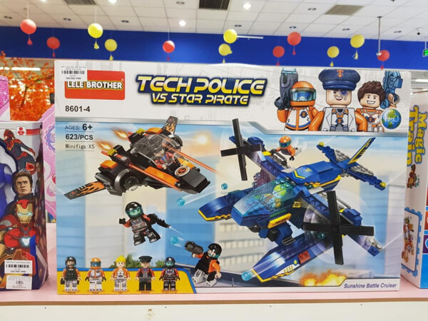 Конструктор "Tech Police vs Star Pirate" 5 броя фигурки – 623 части, 6+